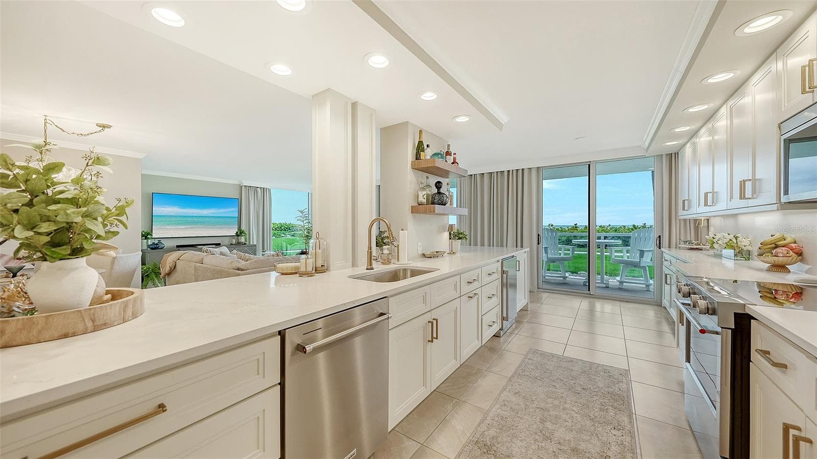 2425 Gulf Of Mexico Dr #1B photo 3