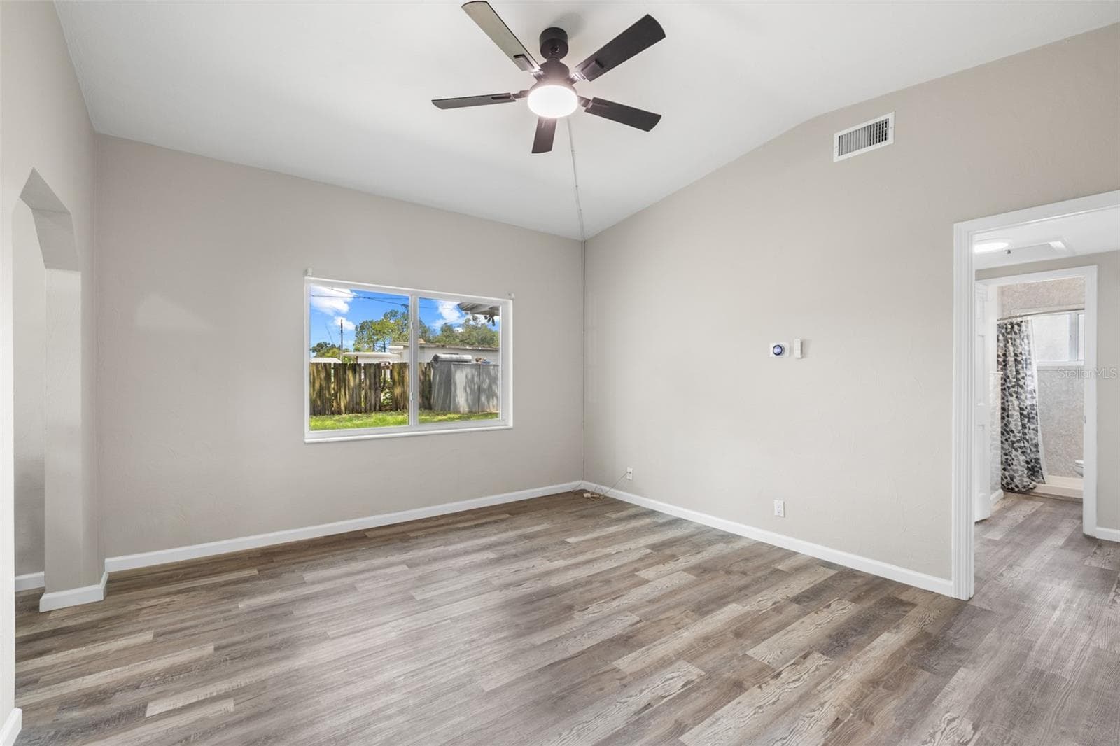 8616 Shirley Dr photo 3