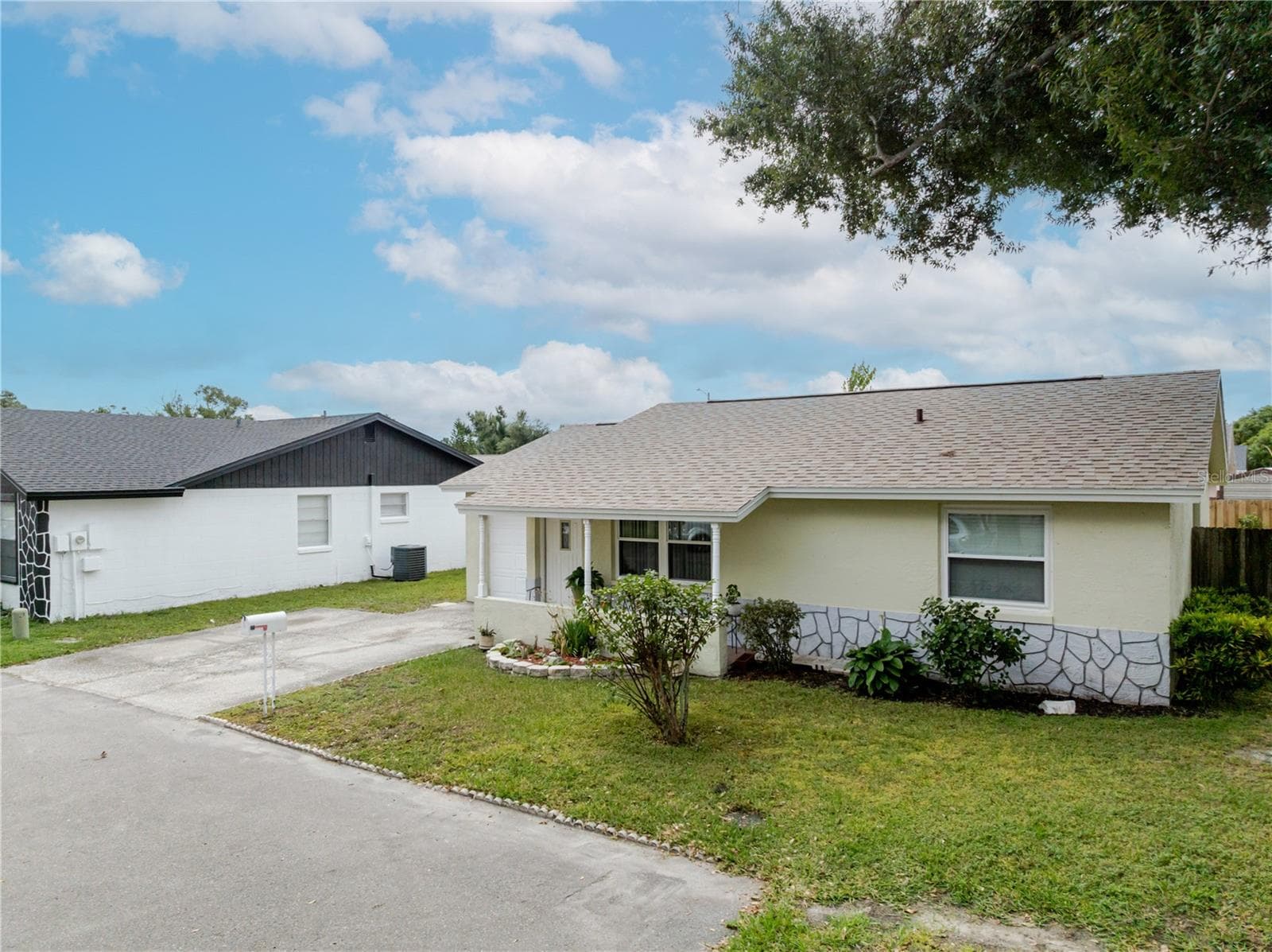 10118 Hunters Point CT photo 3