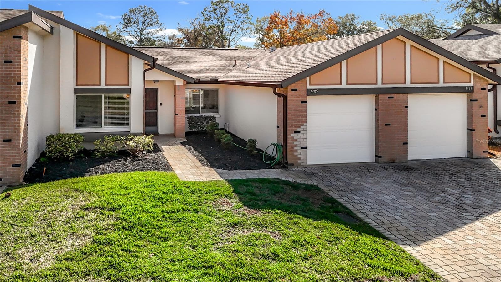 7385 Crestwood Dr photo 3