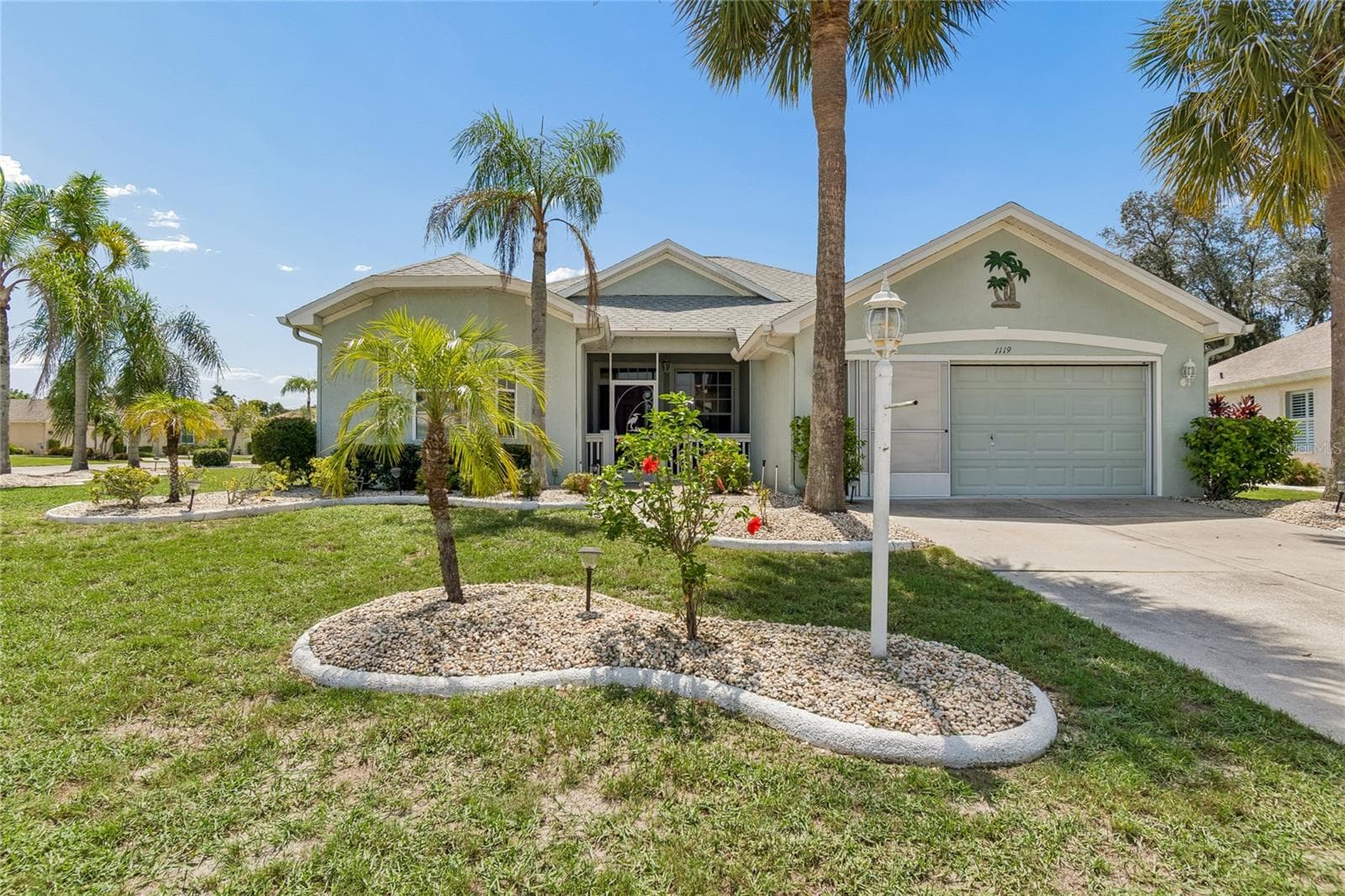 1119 Villeroy Dr photo 3