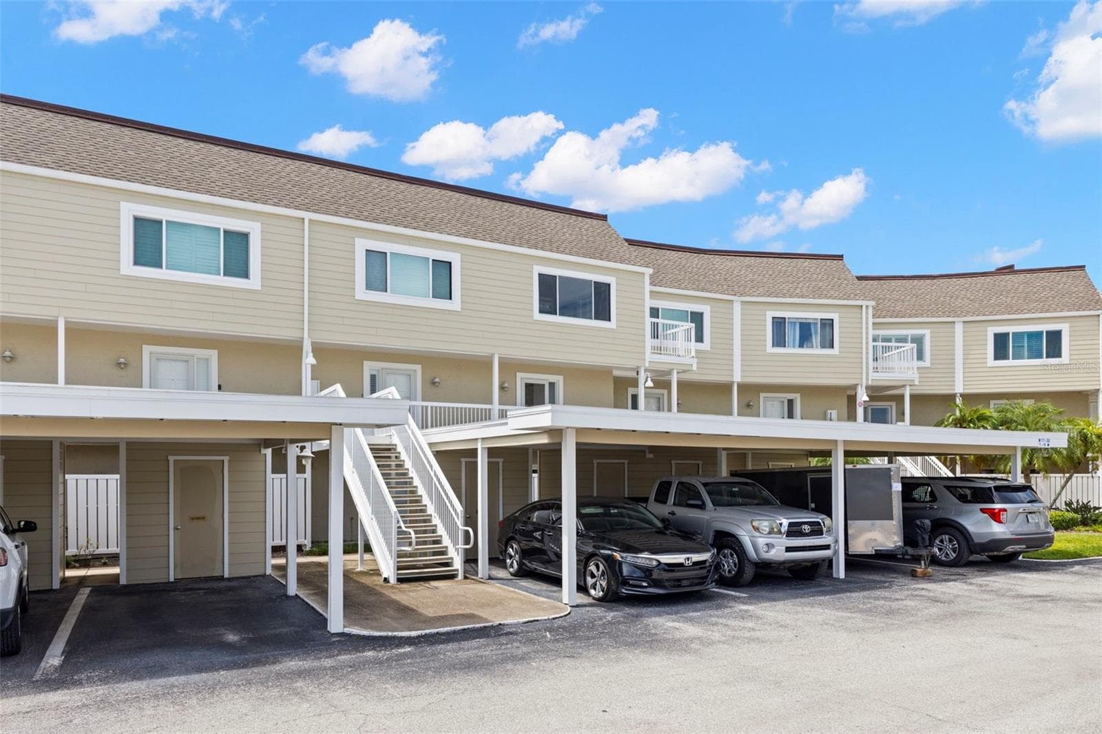 433 S Paula Dr #28