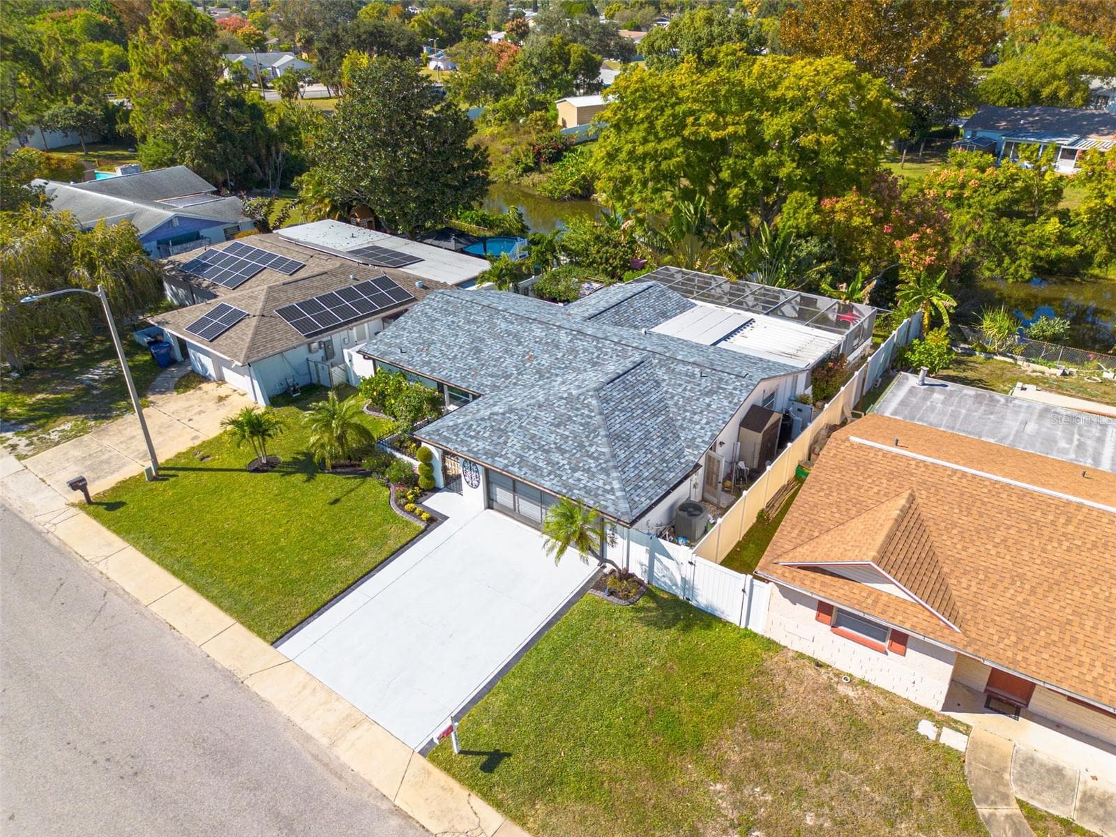 7239 Vienna Ln photo 3