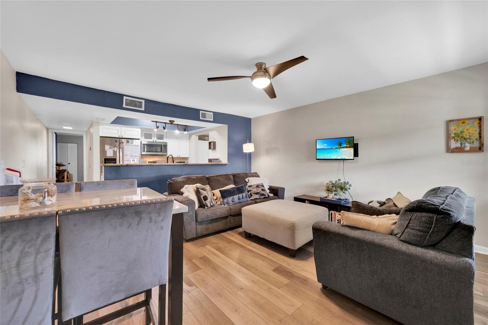 2400 Winding Creek Blvd #17-203 photo 4