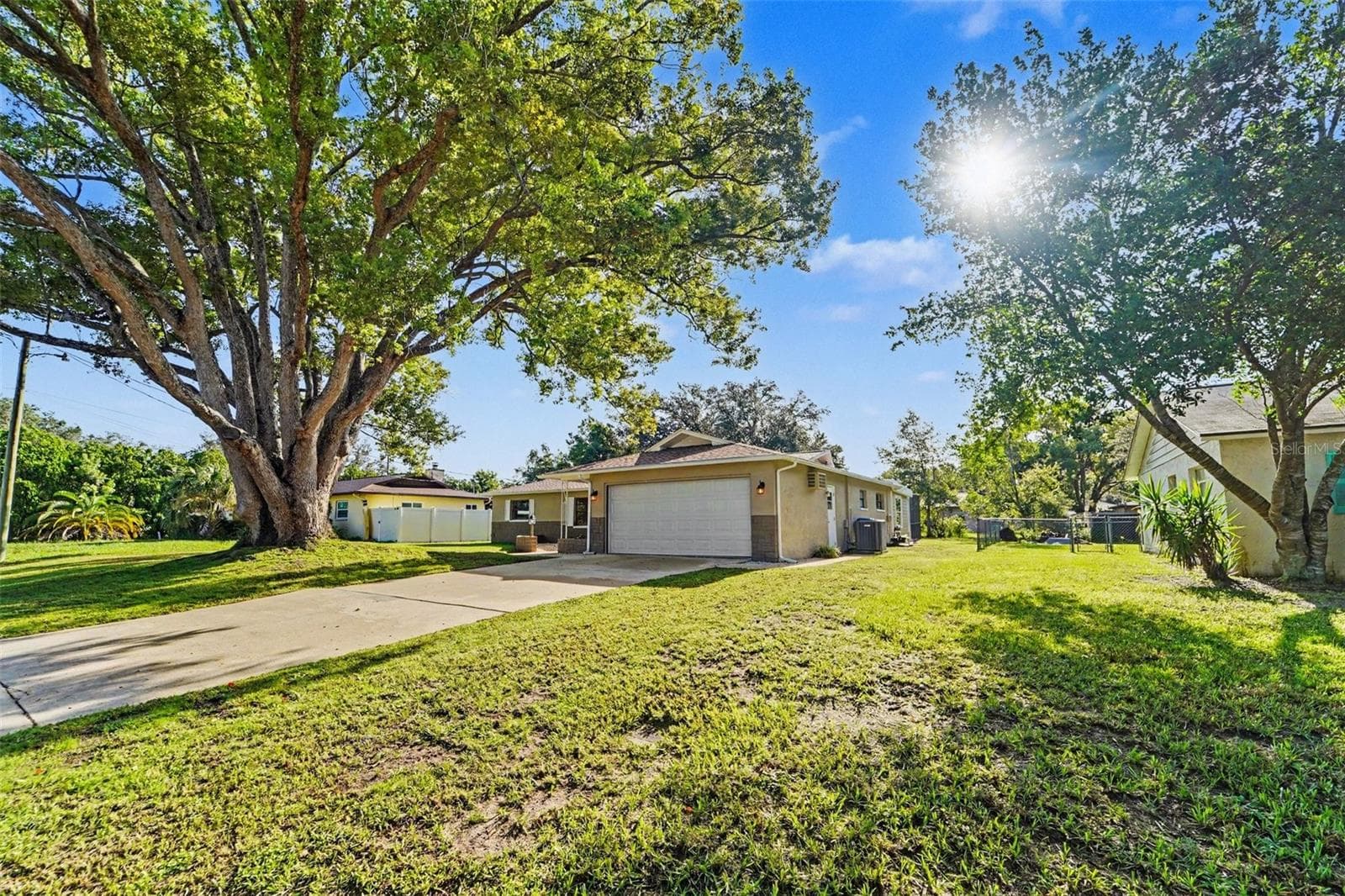 1364 DILL Ave photo 4
