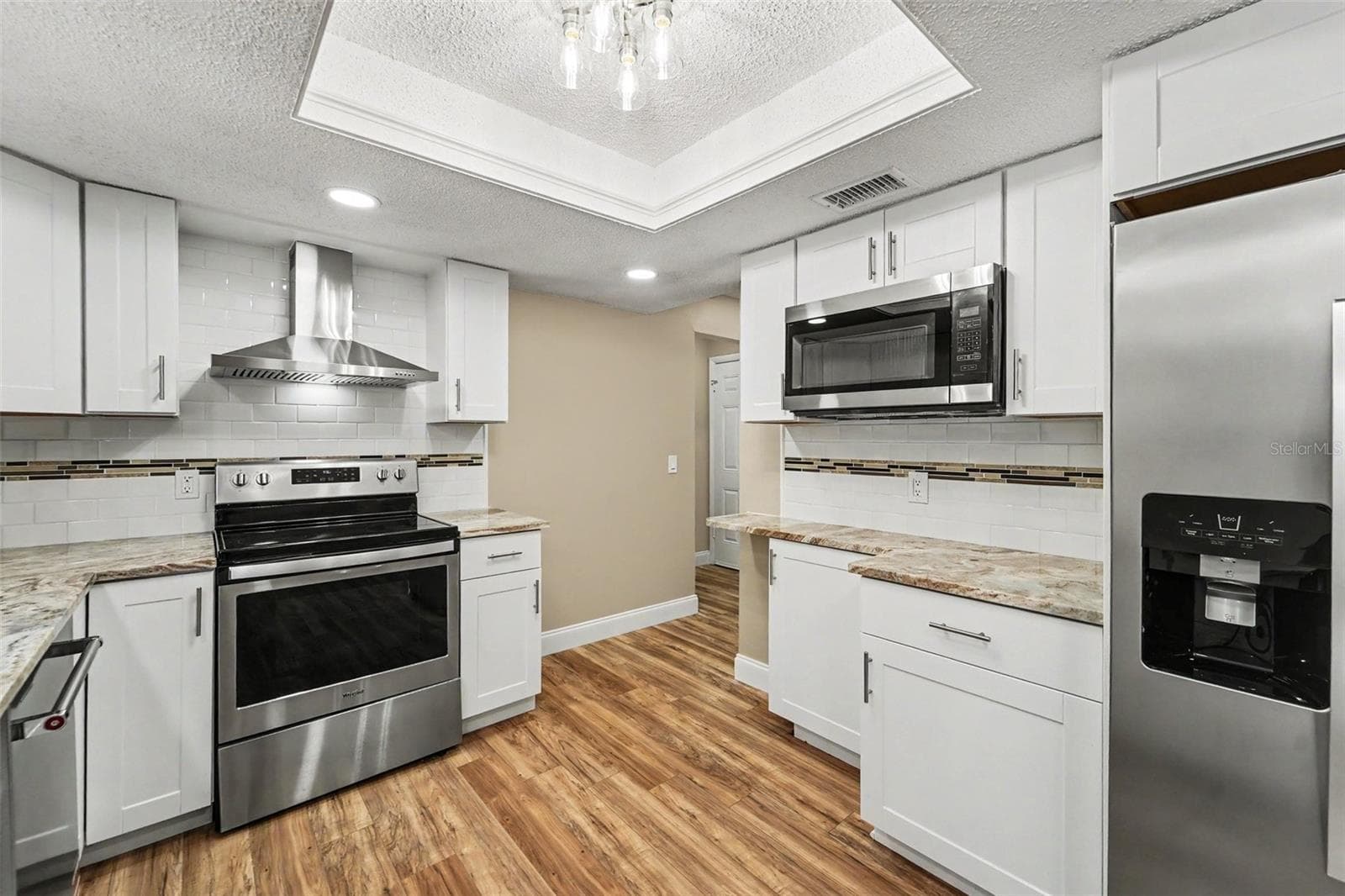 1364 DILL Ave photo 5