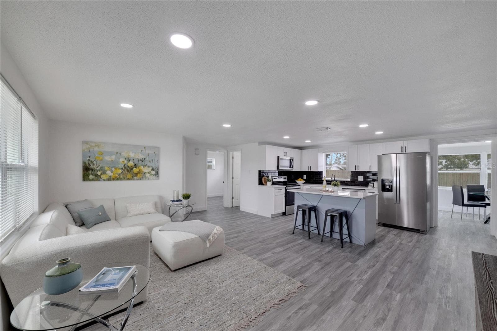 4012 Valencia Dr photo 5