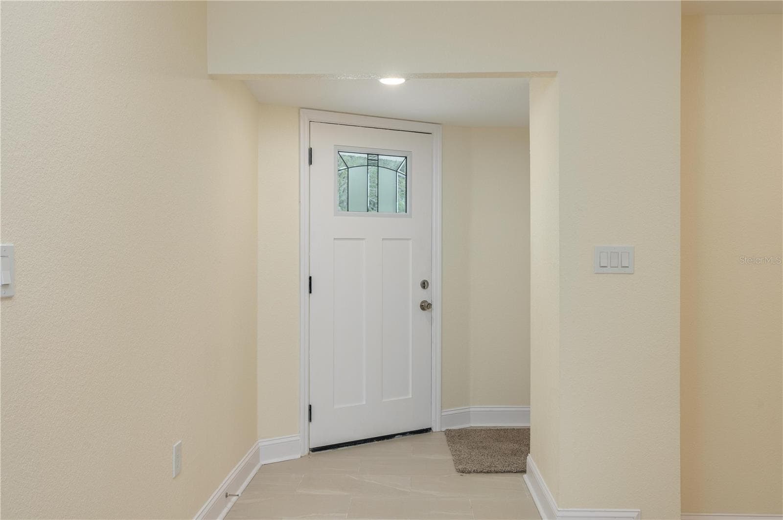 407 Princess Pl photo 3