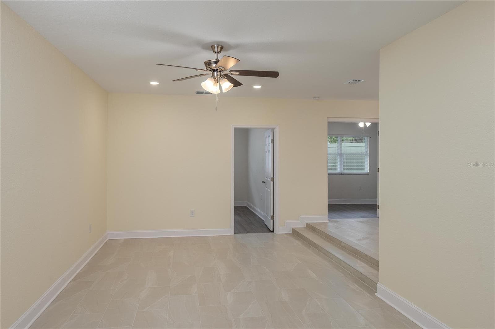 407 Princess Pl photo 4