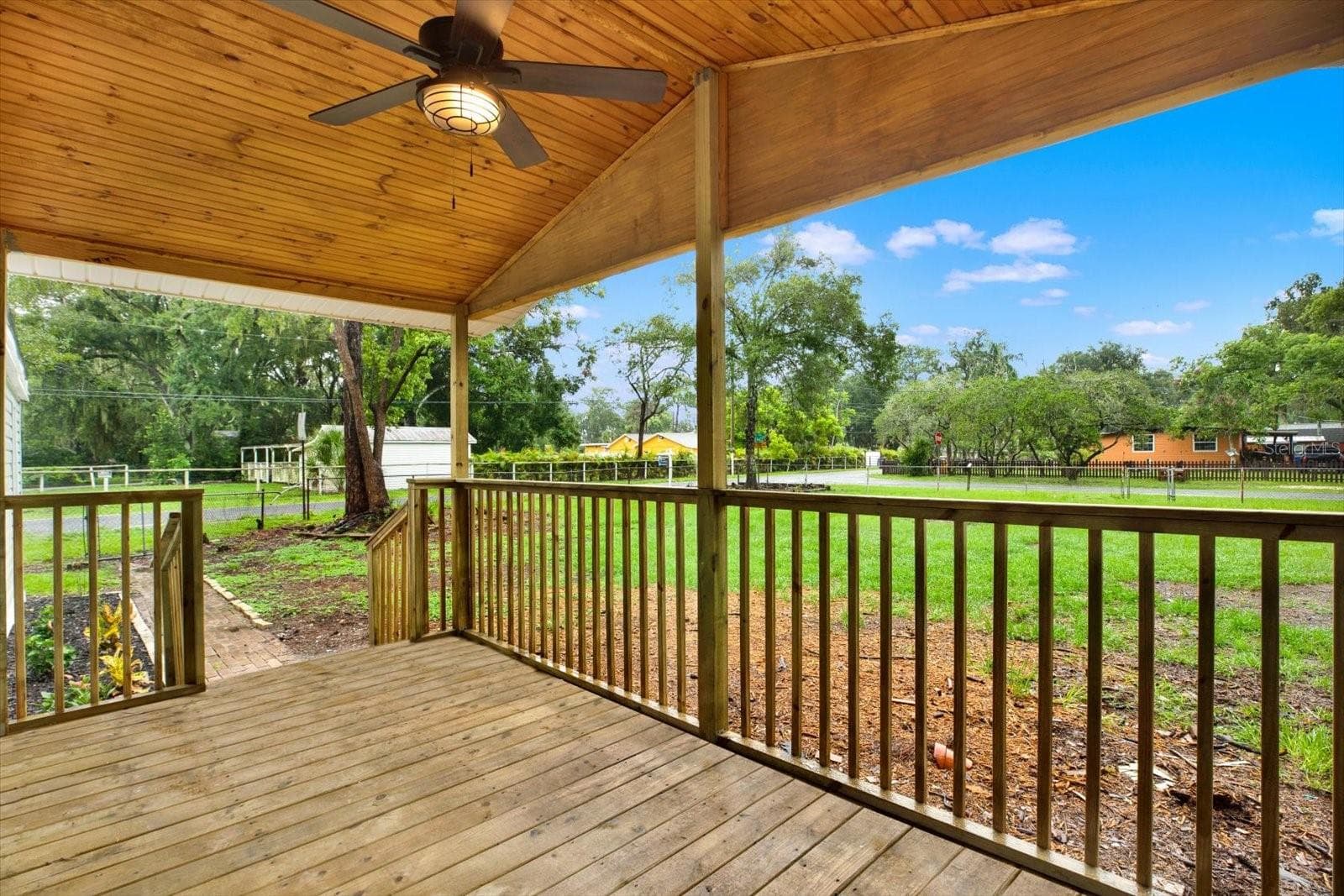 5801 Myrtle Ln
