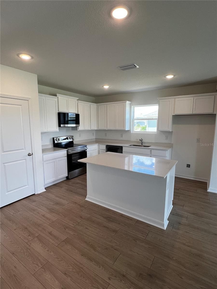 12918 Red Deer Pl photo 4