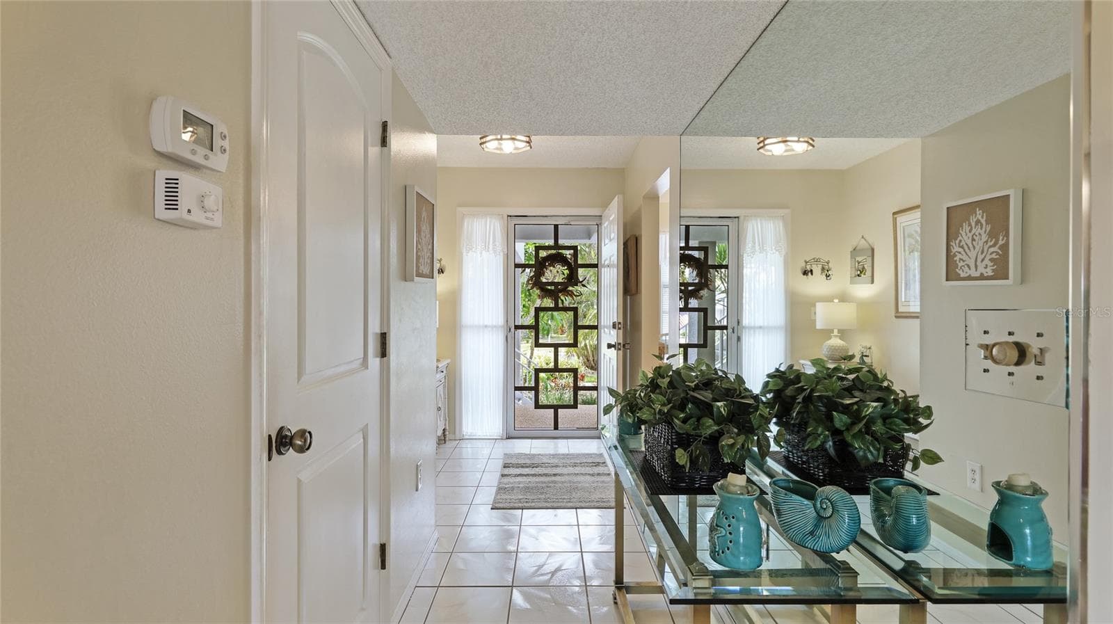 1109 Edgewater Cir #1109 photo 4