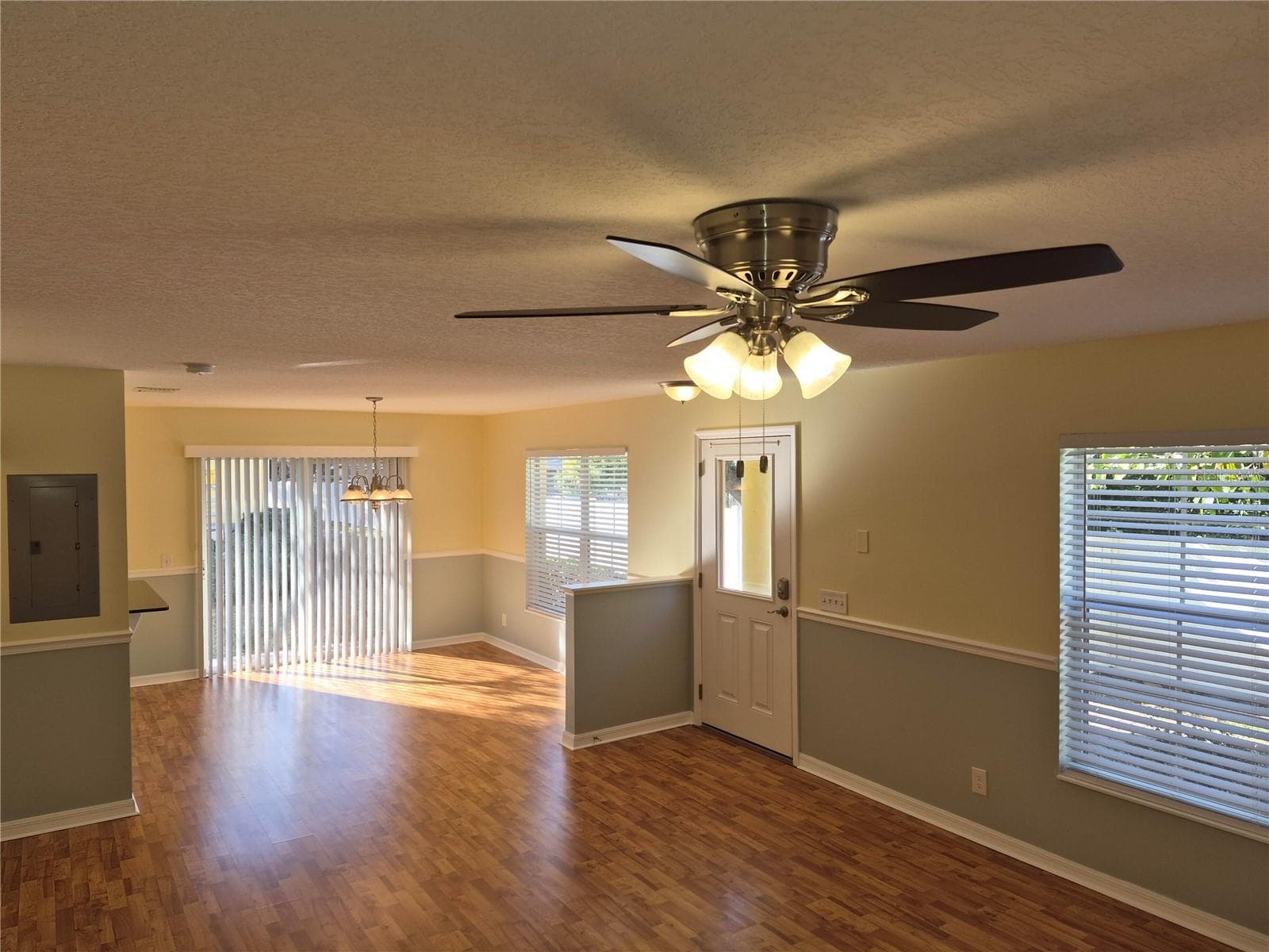 3845 Island Way photo 5
