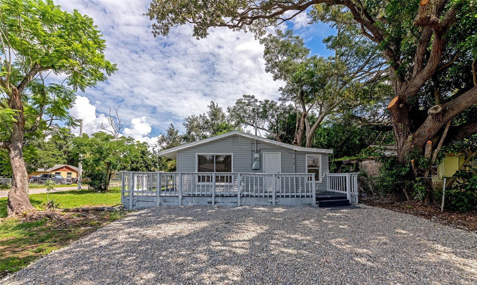 416 27th Ave W