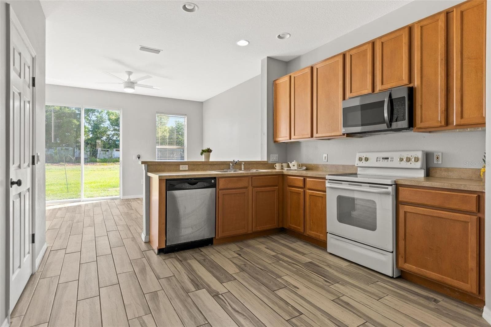 8874 Christie Dr photo 5