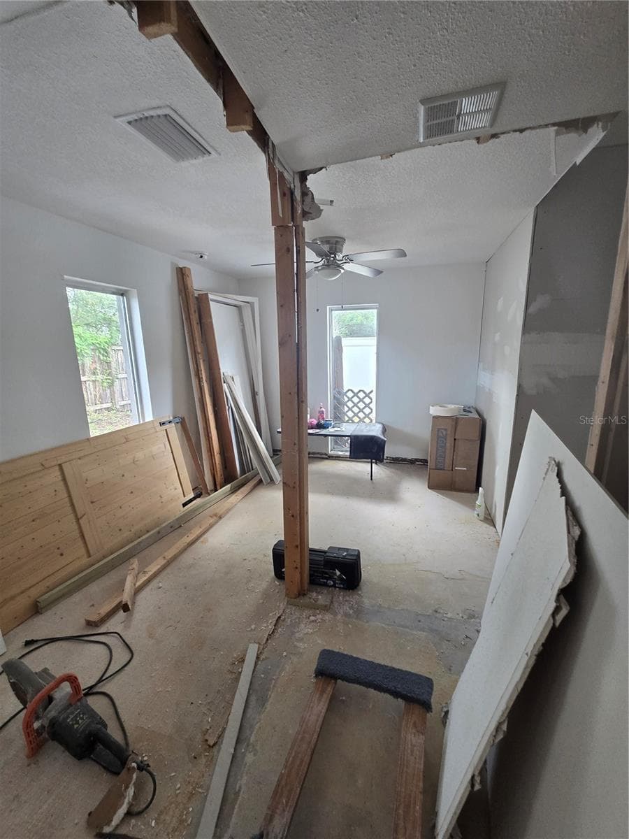 908 Grand Central St photo 5