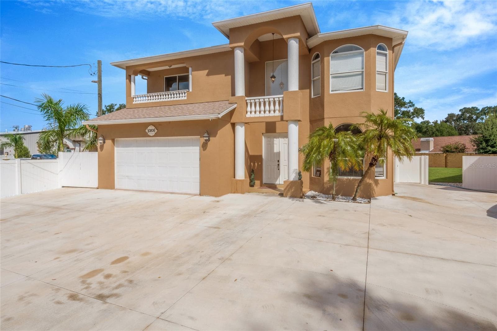 10806 Perez Dr photo 3