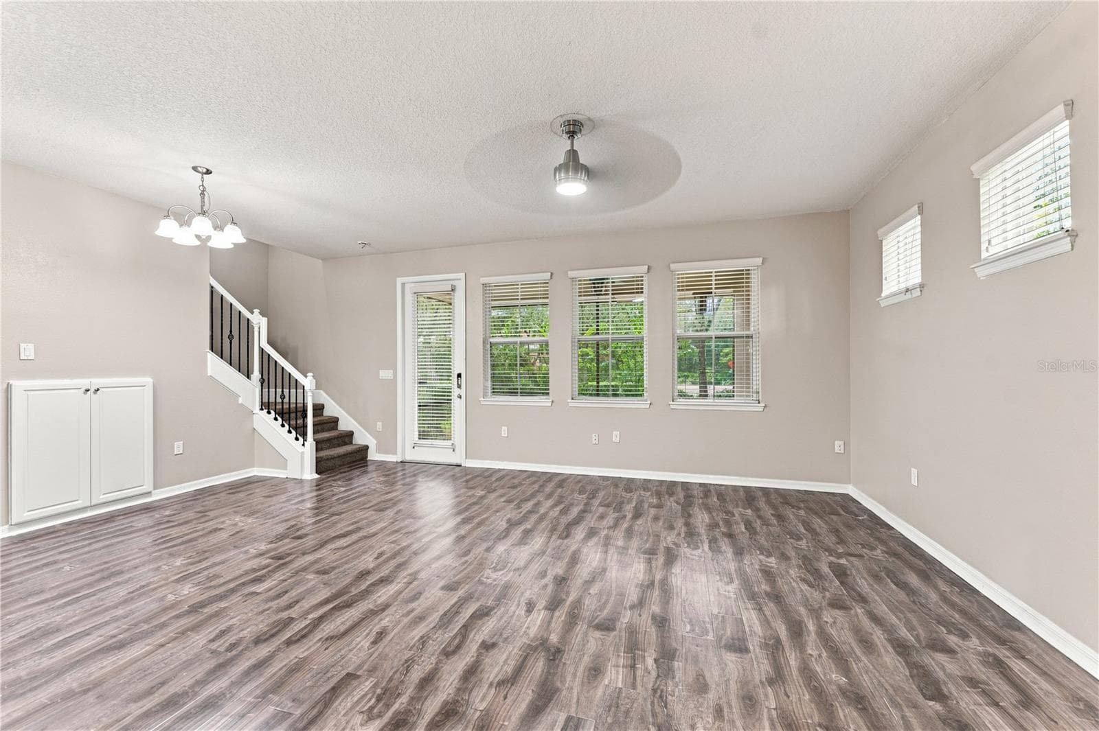 17013 Vilesta Dr photo 4