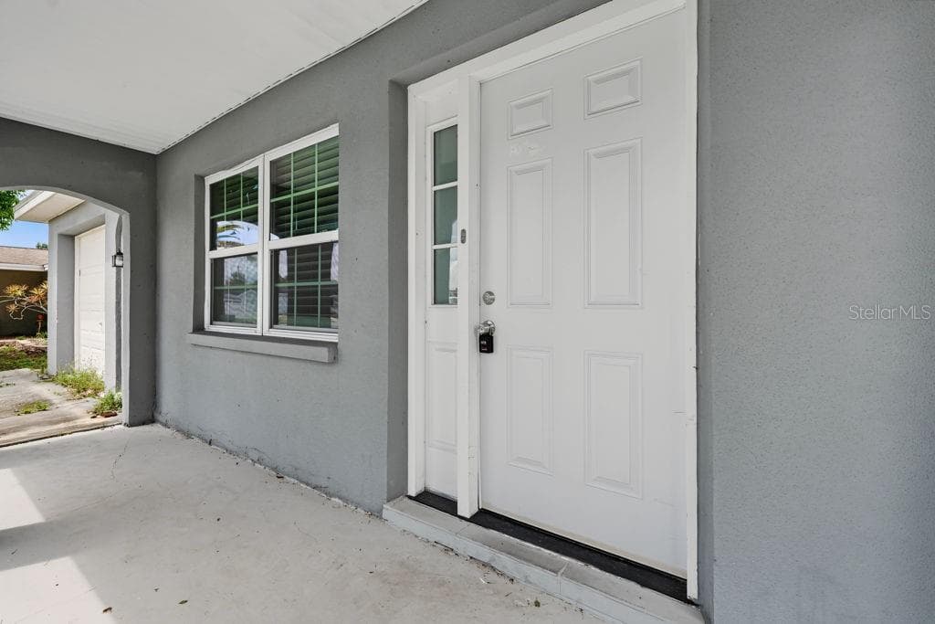 9517 Marlinton Ln photo 2