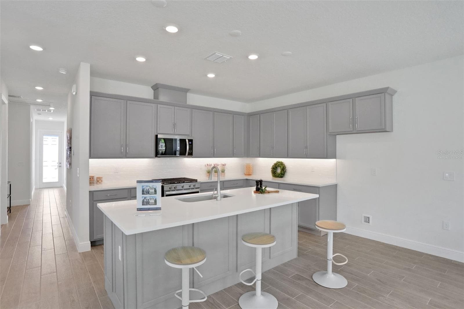 9124 Walcott Ln photo 5