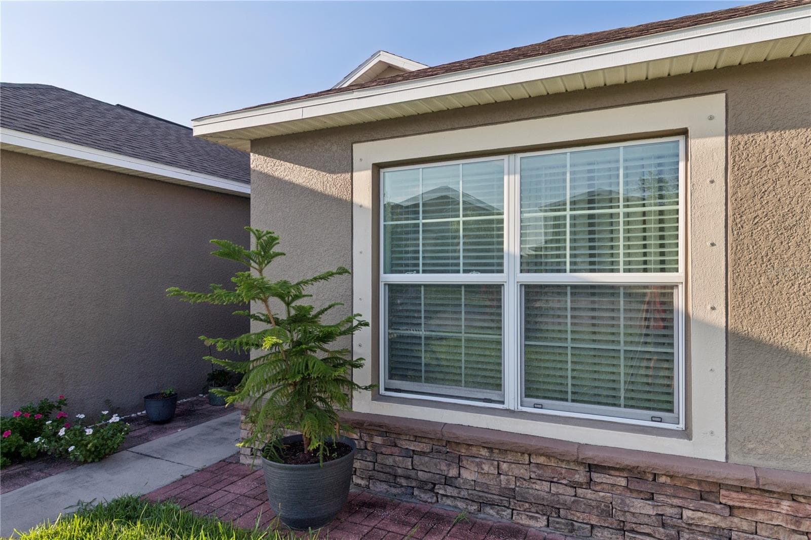 13743 Newport Shores Dr photo 3
