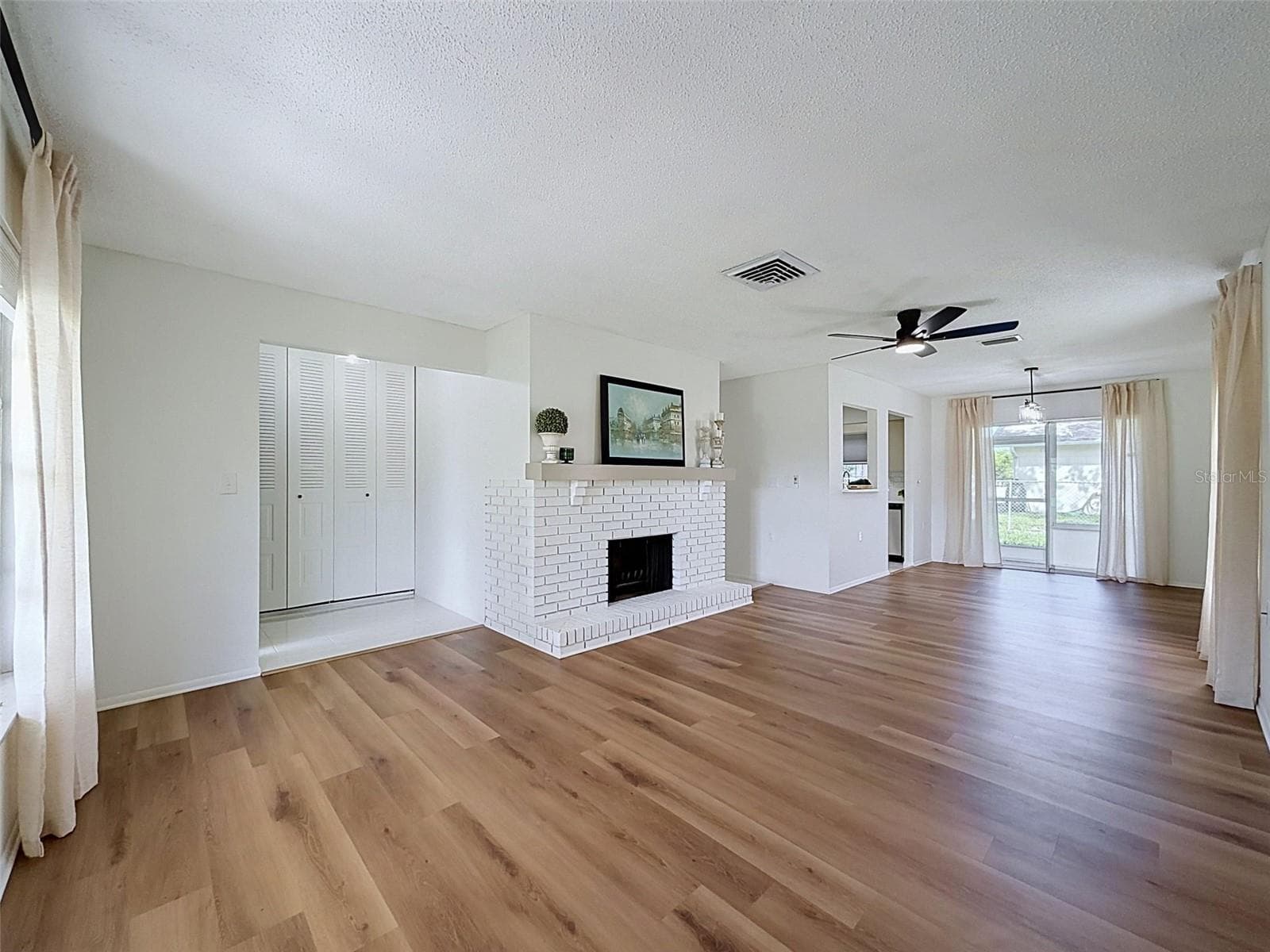 10819 Los Santos Dr photo 5