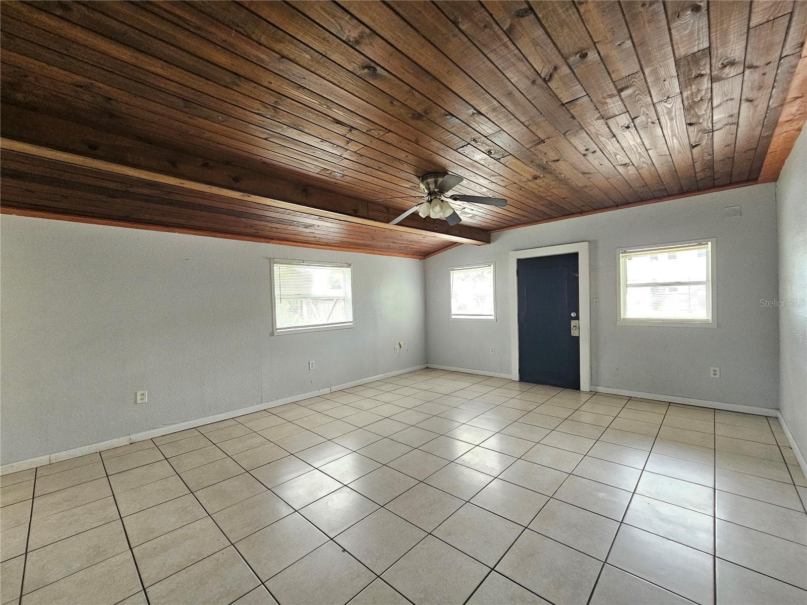 1212 W Marjorie St photo 3