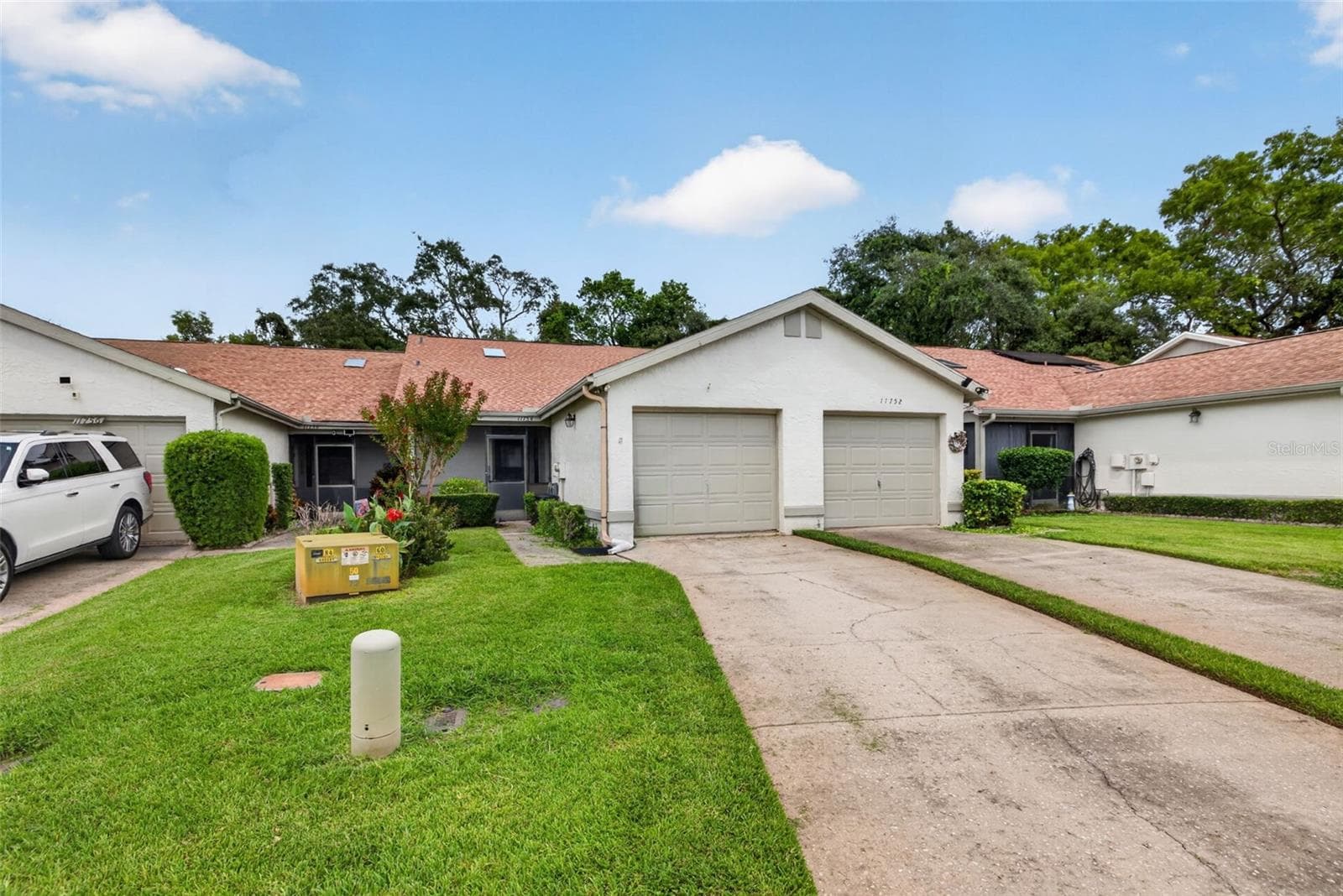11754 Spring Tree Ln photo 3