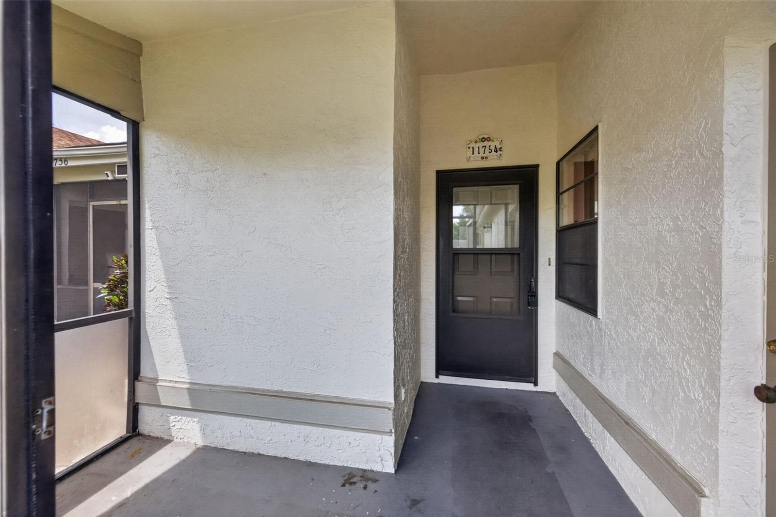 11754 Spring Tree Ln photo 4