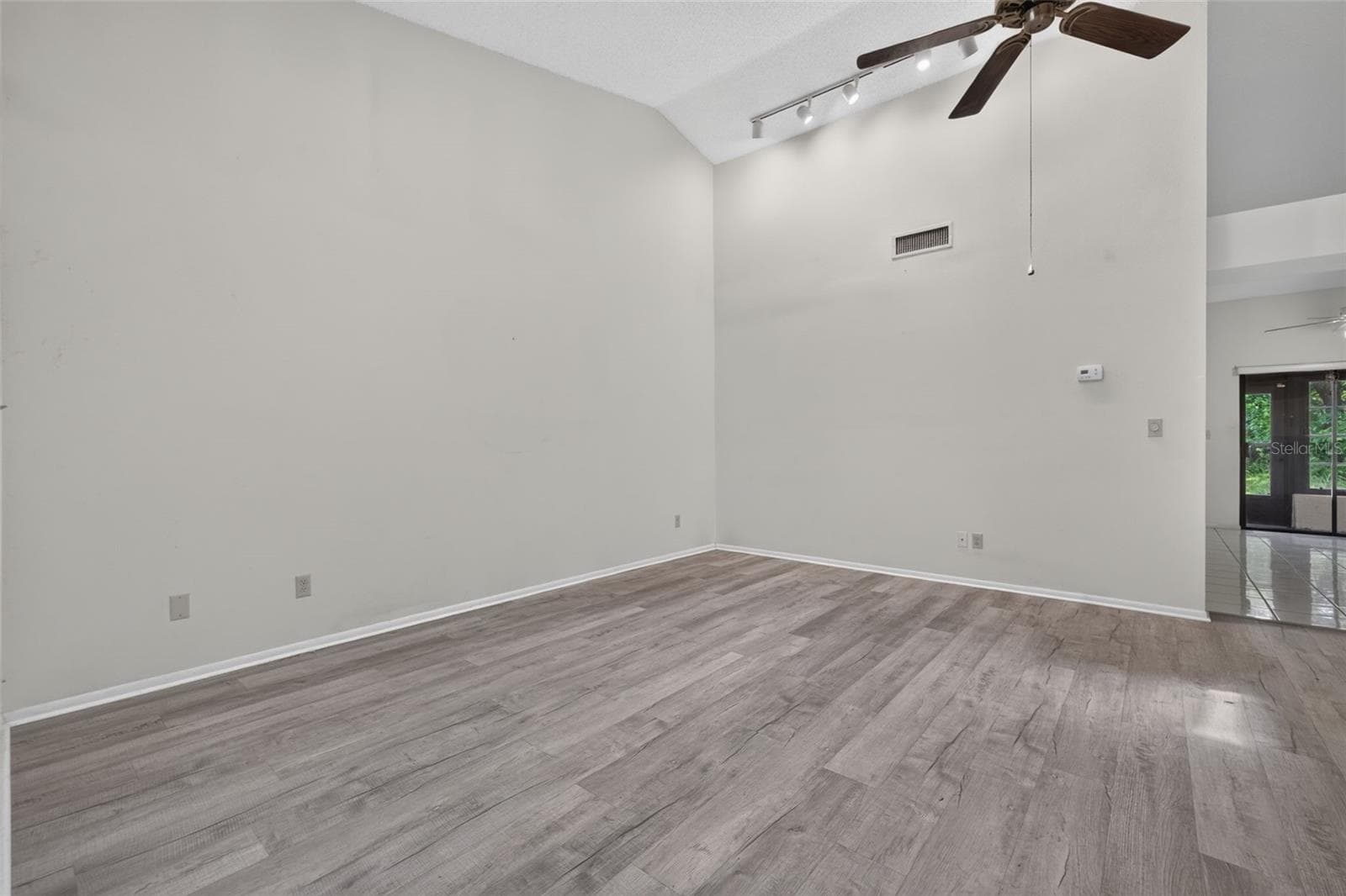11754 Spring Tree Ln photo 5
