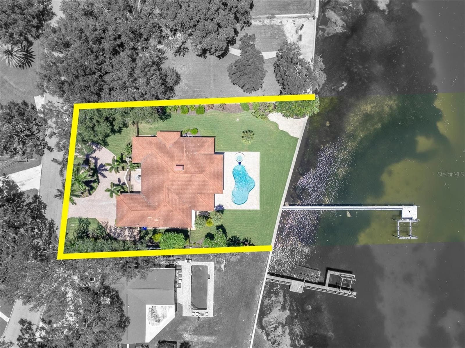 5810 Bahama Shores Dr S photo 3