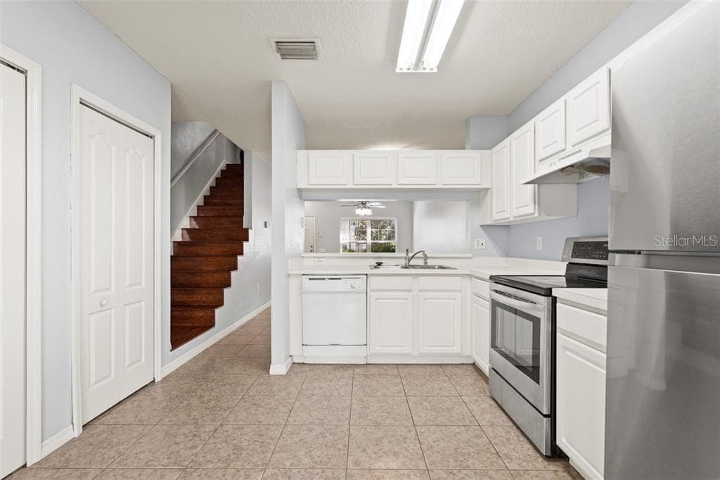 2369 Lake Woodberry Cir photo 3