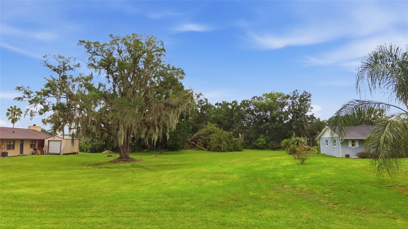 22506 Shoreside Dr photo 3