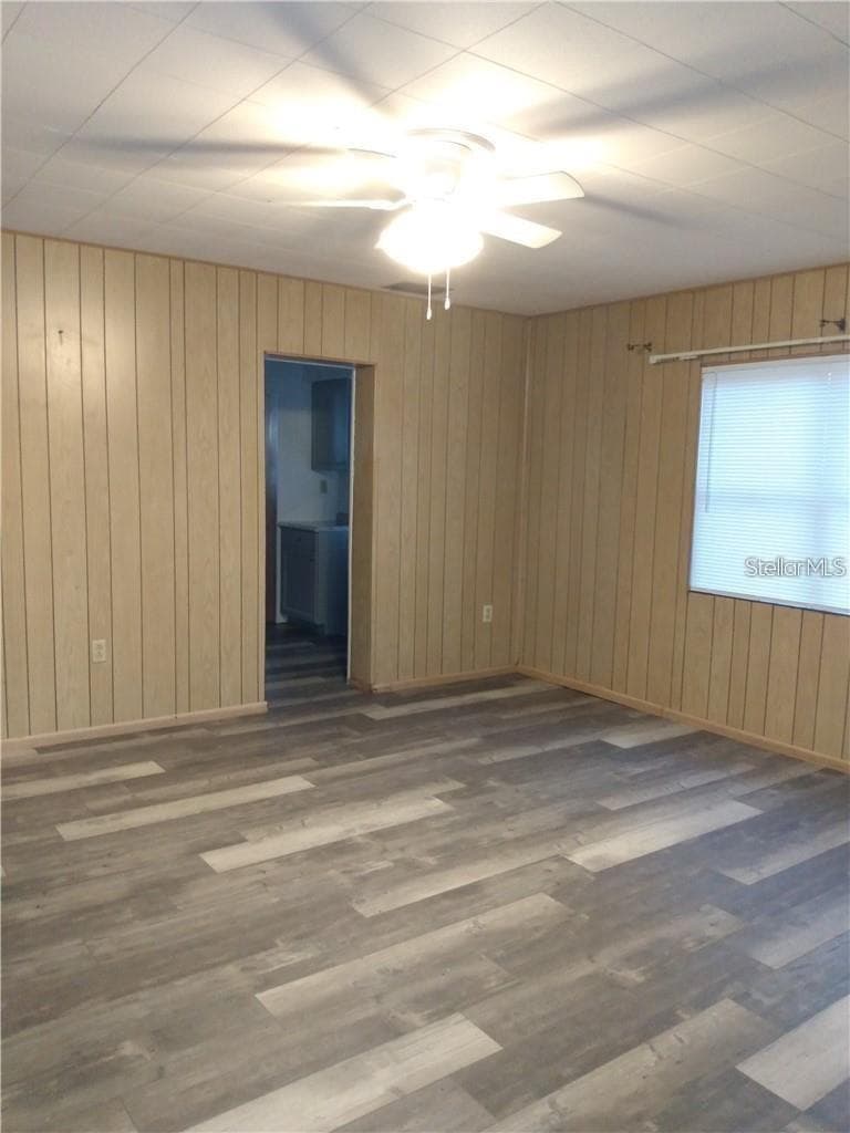 110 Orange Ave photo 3