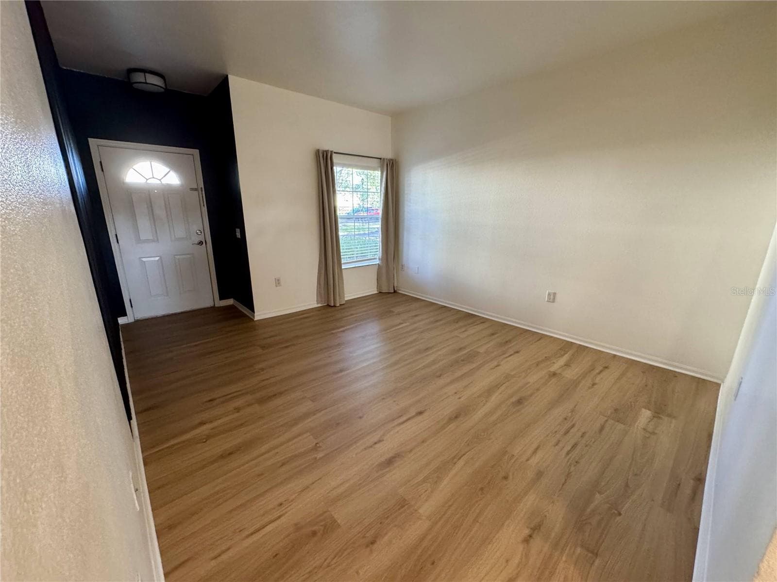 7702 Plantation Cir photo 5