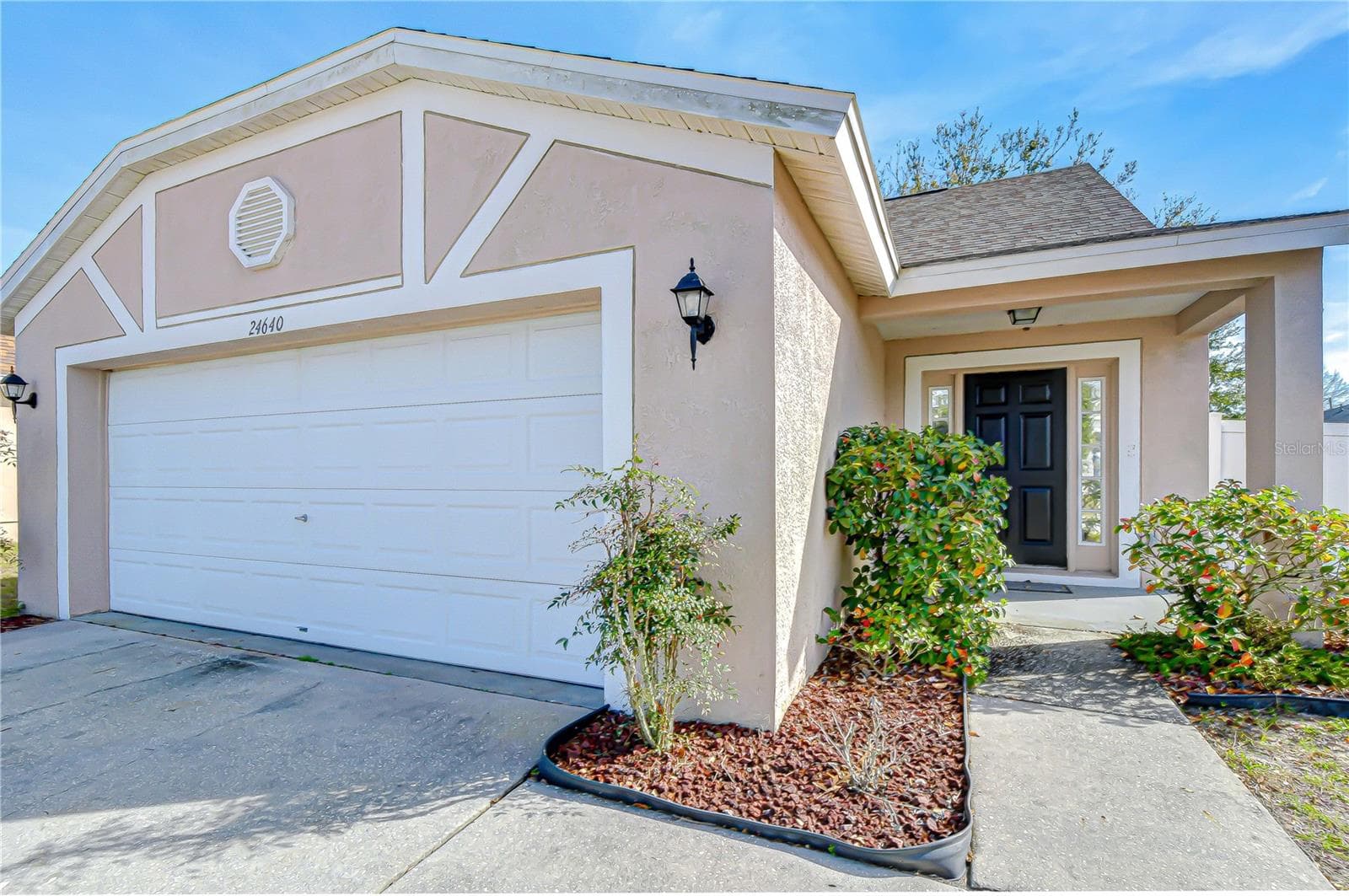 24640 Siena Dr photo 4