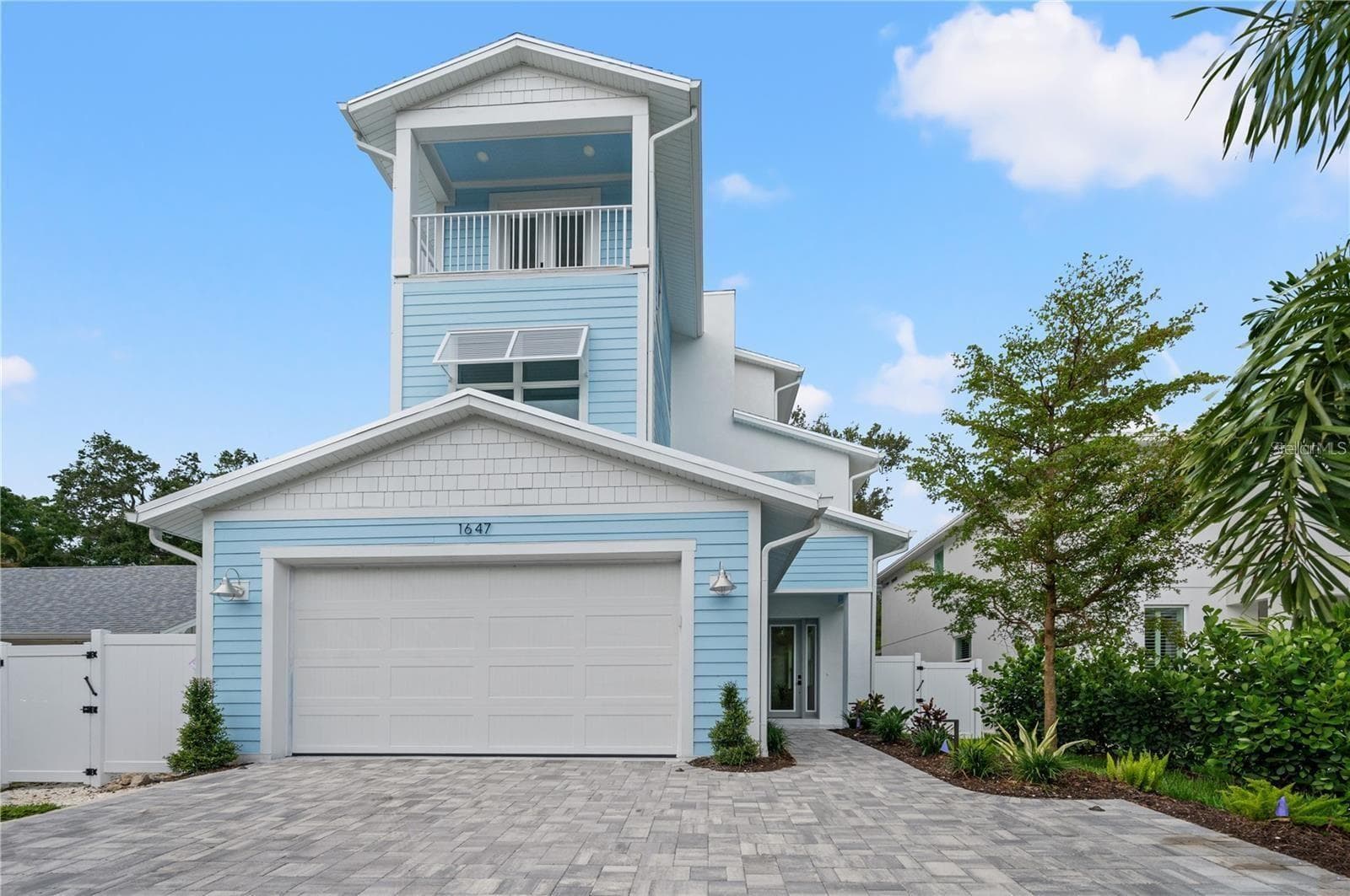 1647 Siesta Dr photo 3