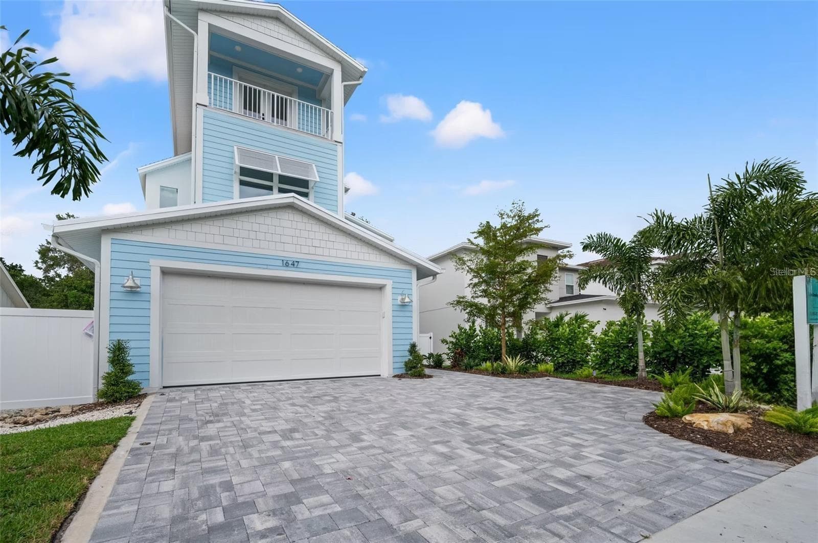 1647 Siesta Dr photo 4