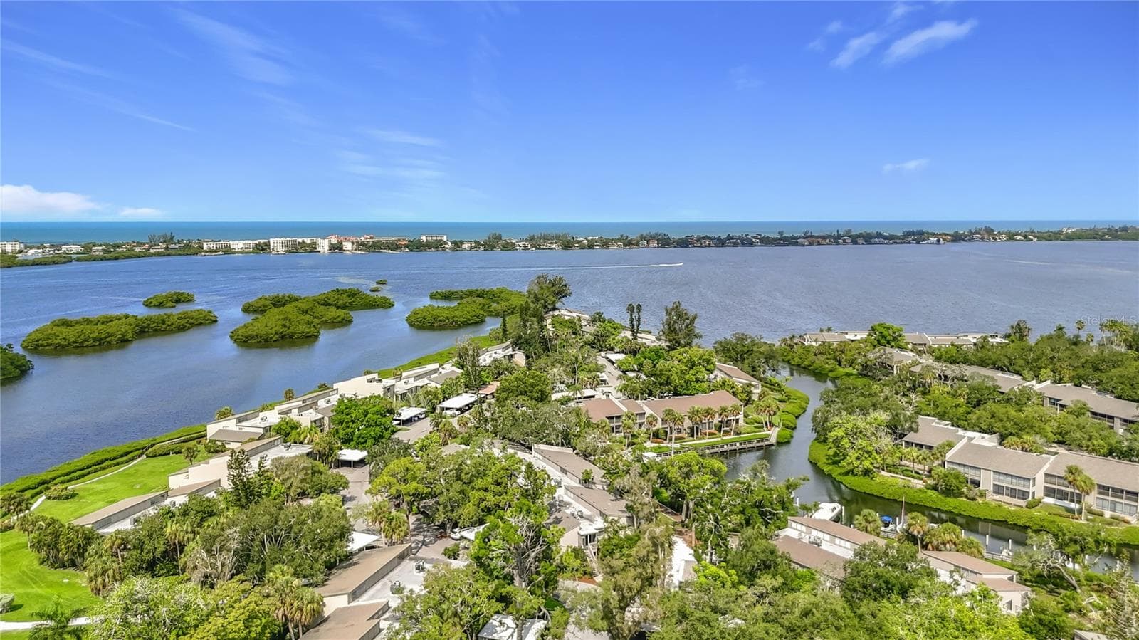 1601 Pelican Point Dr #215