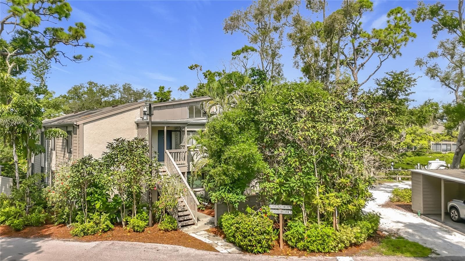1601 Pelican Point Dr #215 photo 5