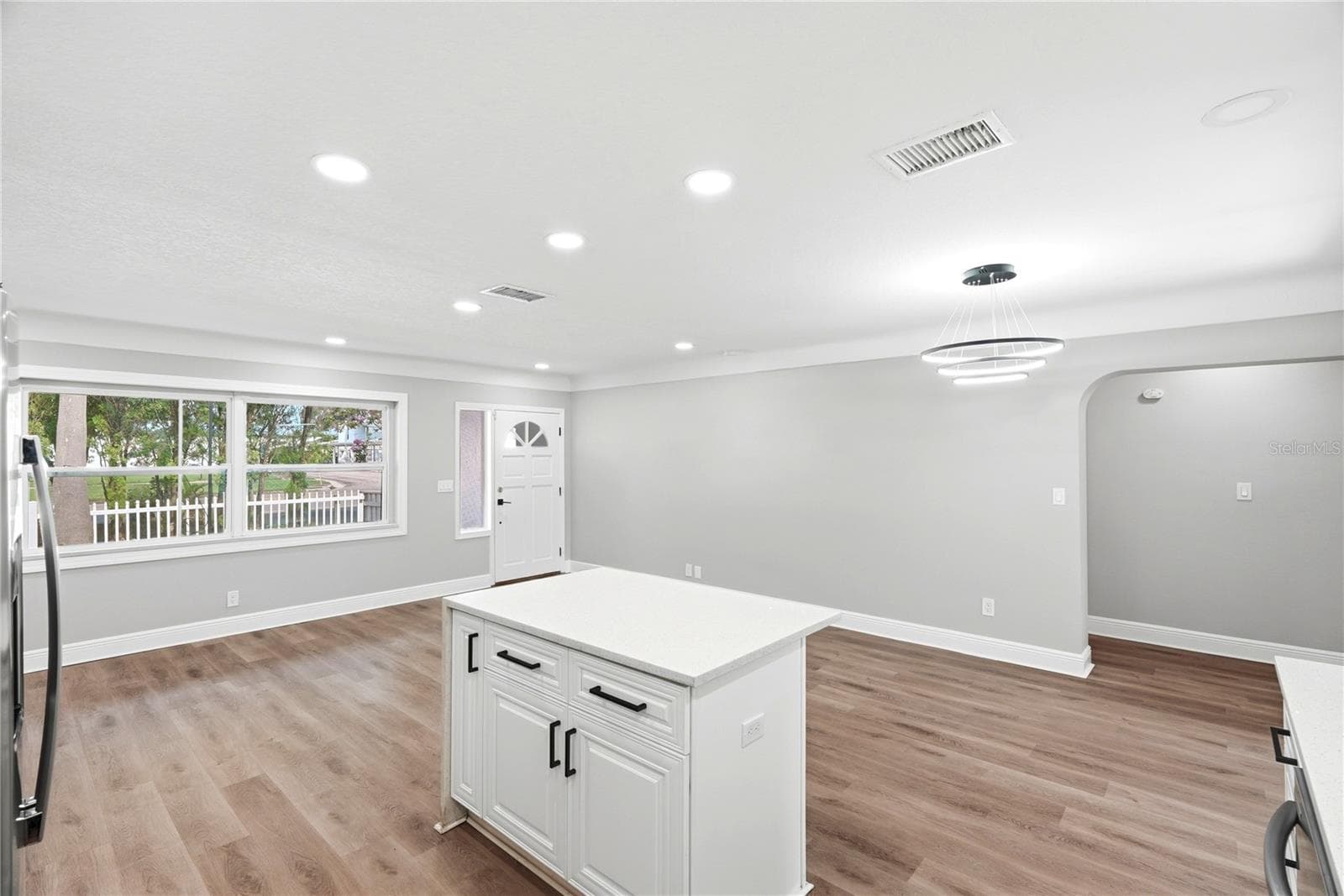 1628 S Highland Ave photo 4