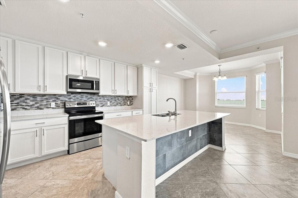 920 Tidewater Shores Loop #307 photo 3