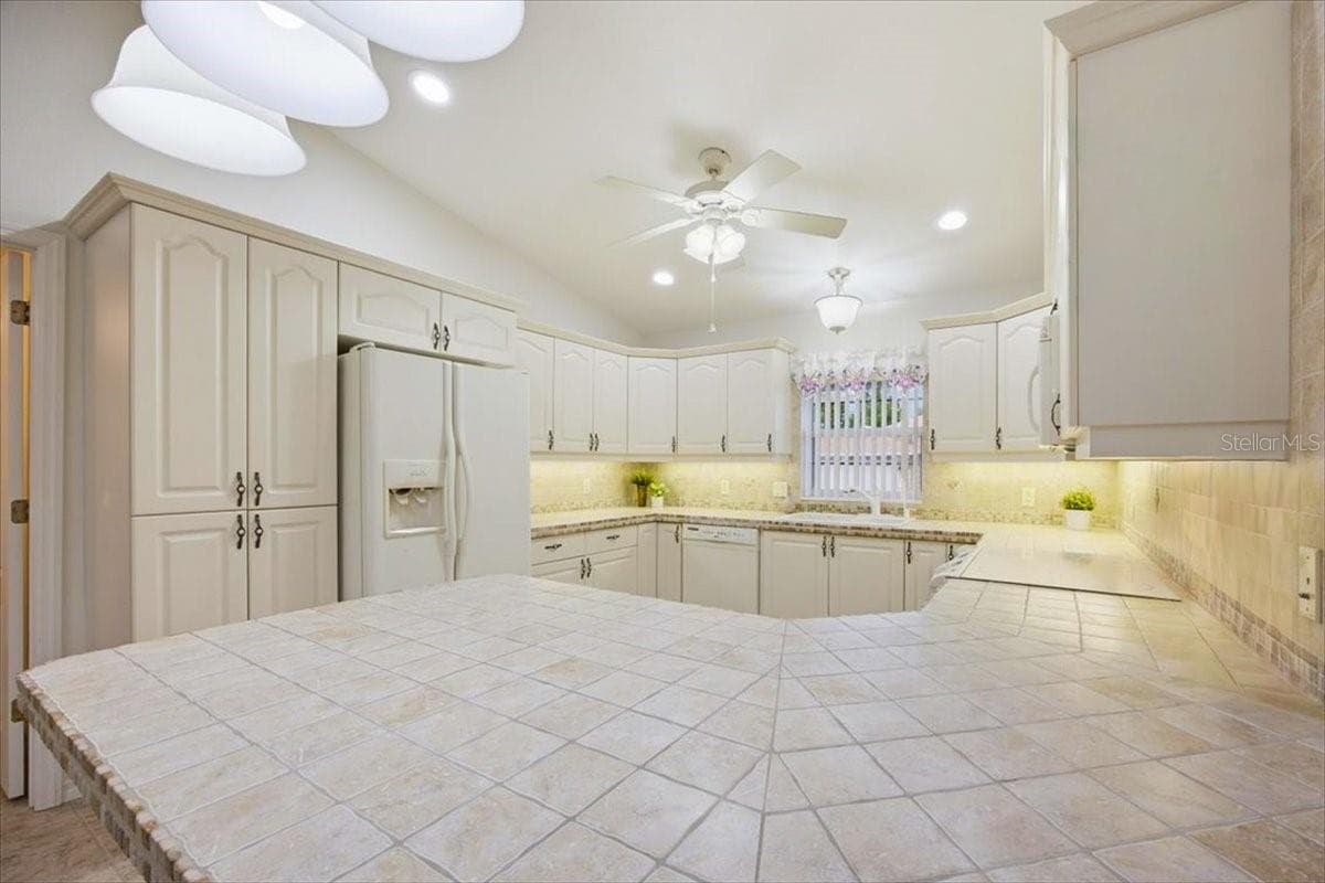 477 Sweetwater Way photo 4