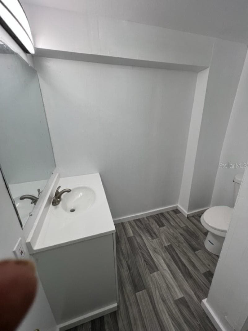 1031 N Florence Ave photo 4