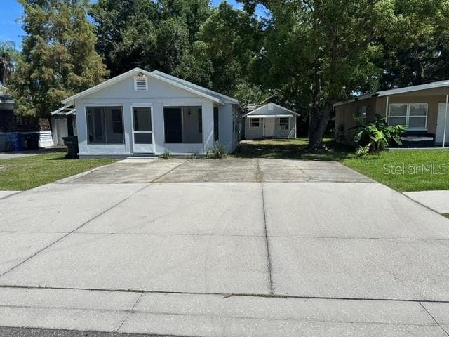 1010 Rosery Rd NW