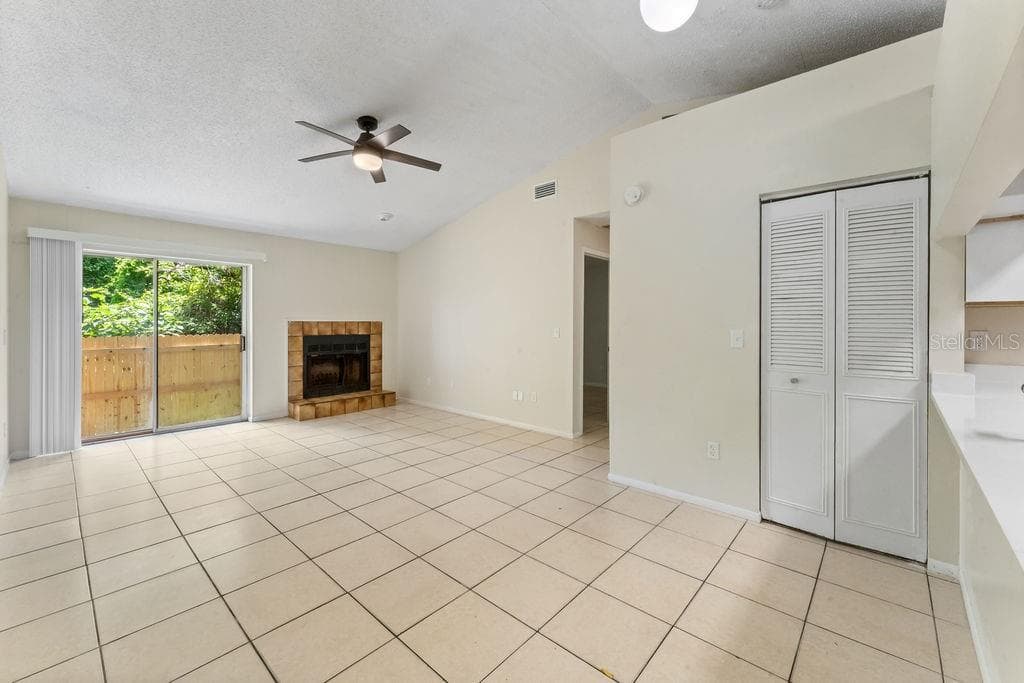 918 Otto Villa Pl #9 photo 5