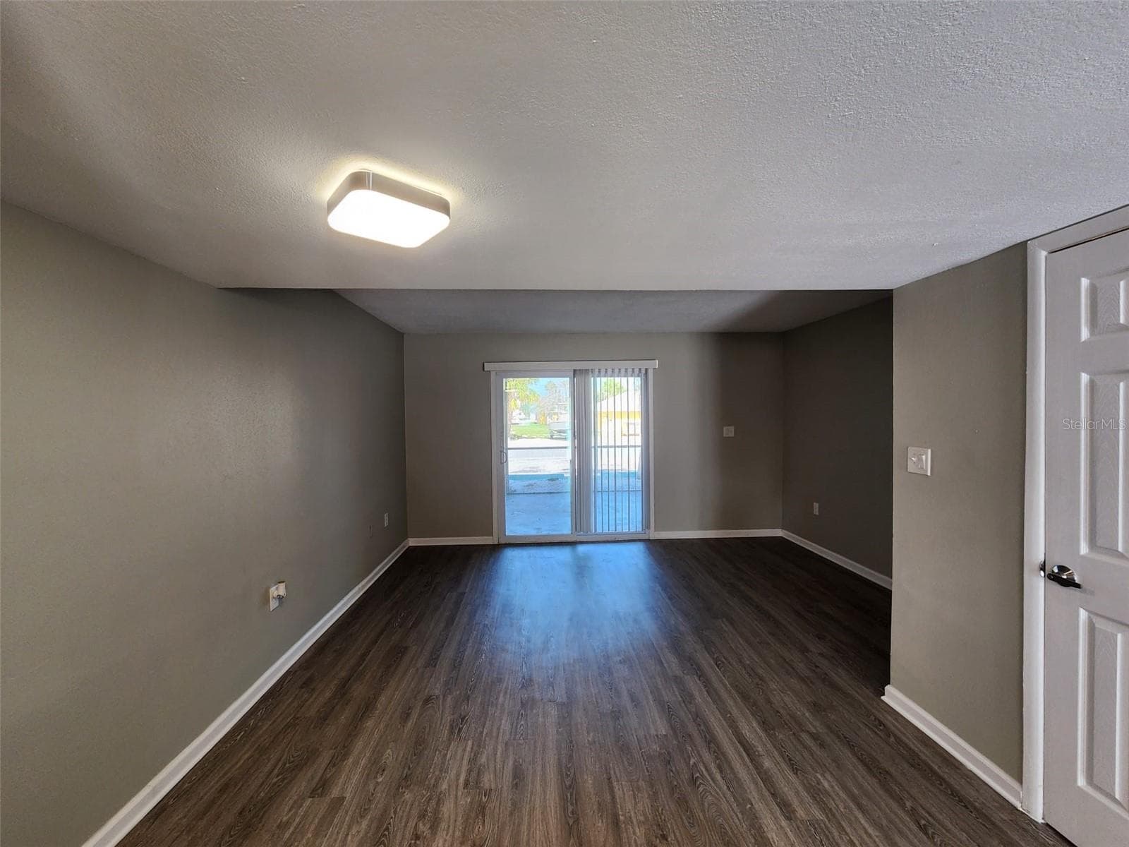 701 1st St #2 photo 3