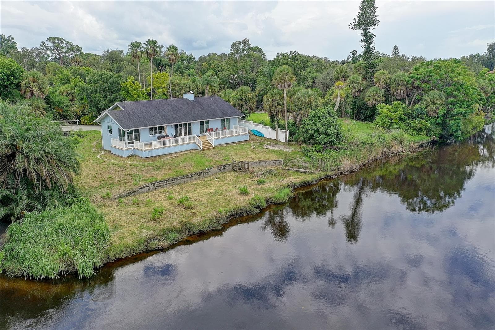 3214 N Seclusion Dr photo 3