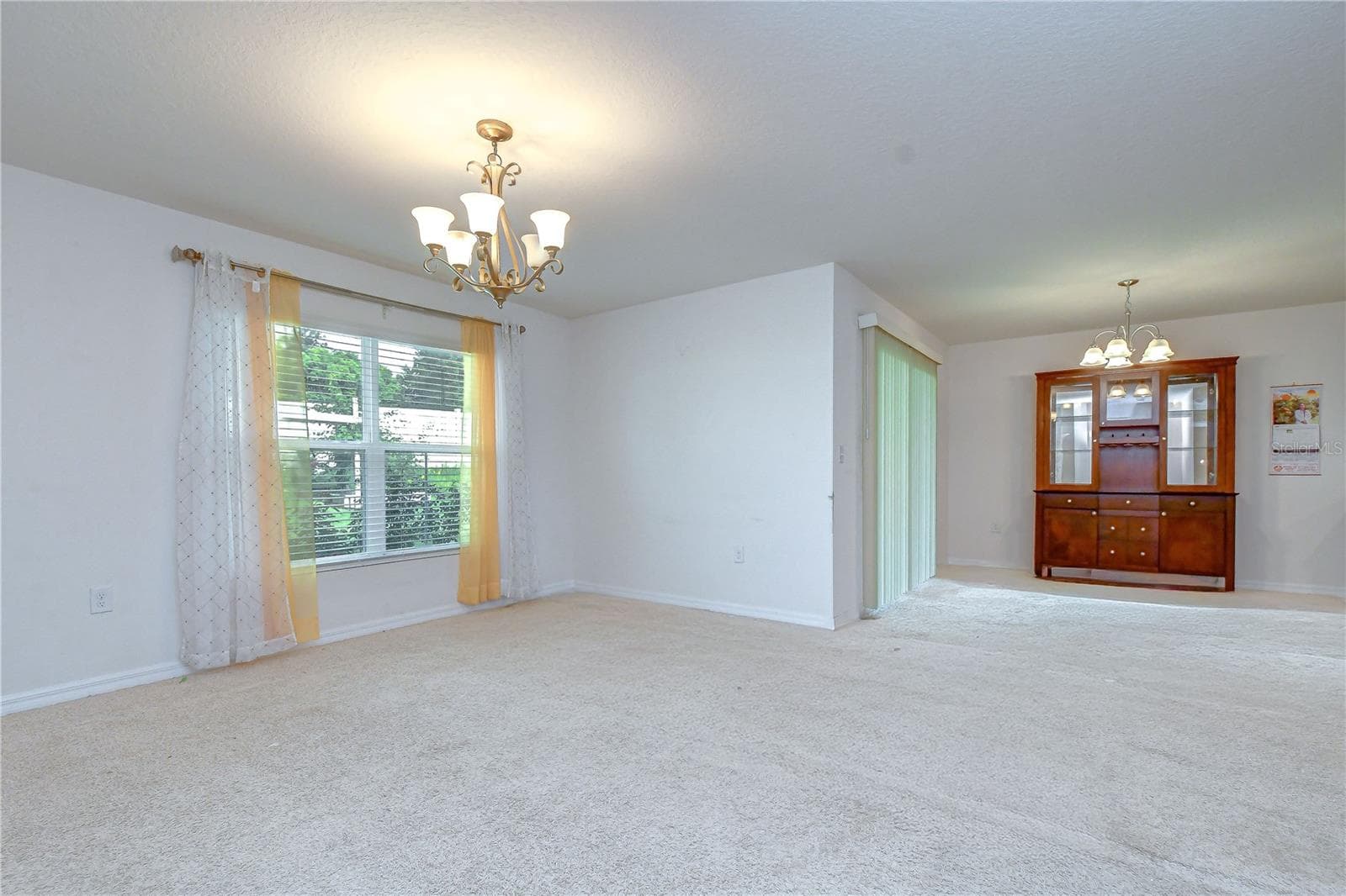 7760 Broad Pointe Dr photo 4