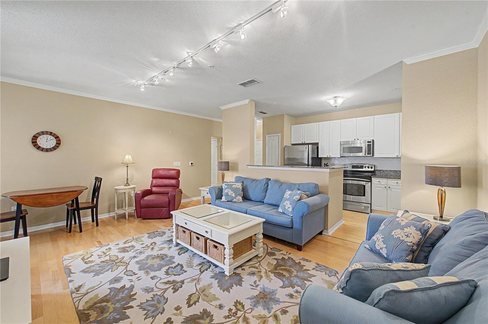 4221 W Spruce St #1222 photo 4